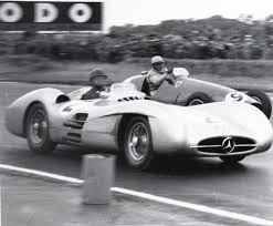 Froilan Gonzales Overtakes Kling At The British Grand Prix In 1954 At Silverstone Classic Racing Cars Sports Car Racing Vintage Sports Cars