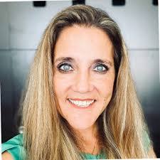 Elizabeth Harney's Instagram, Twitter & Facebook