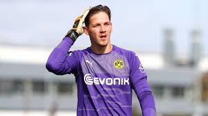 Welcome to the bucharest stock exchange (bvb)! Bvb Torhuter Jonas Hupe Gegen Den Fc Barcelona Auf Der Bank Eurosport