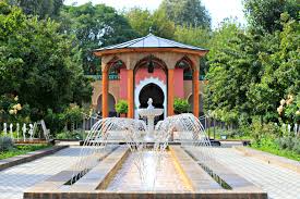 64 kabinen, sechs stück davon ausgestattet mit glasfußboden, bieten eine spektakuläre aussicht auf die gärten der welt sowie bis ins stadtzentrum von berlin. Garten Der Welt Berlin Marzahn Berlin Tipps Inspiration Travelcats