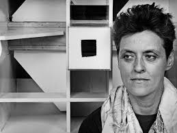 Jackie Winsor, 82, Dies; Sculptor Who Hammered, Drilled and Chopped