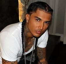 Feb 28, 2018 · in its indian origins, the “jataa”, which means “wearing twisted locks of hair,” was a hairstyle worn by many of the figures written about 2,500 years ago. Native American Mens Hair Novocom Top