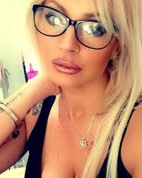 Angelina Carlson's Instagram, Twitter & Facebook