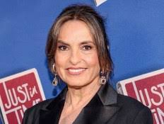 Jillian Novak's Instagram, Twitter & Facebook