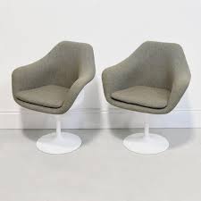 Pair Of Vintage Knoll Eero Saarinen Fully Upholstered Tulip Swivel Chairs Vintage Knoll Modern Swivel Chair Eero Saarinen Tulip Chair