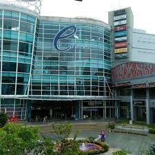 This city of 1.7 million is located within a larger metropolitan area known as klang valley (2243 km2) with a population of 7.5 million. Shopping In Kuala Lumpur Where To Shop And What To Buy Ithaka