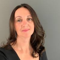 Fernanda Esteves's Instagram, Twitter & Facebook