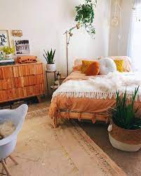 6 628 Likes 31 Comments Hunker Hunkerhome On Instagram Do You Decorate For The Seasons What S The First Piece Home Decor Bedroom Decor Bedroom Design