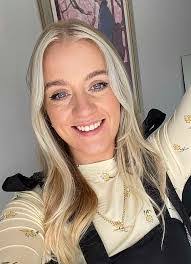 Laura Egan's Instagram, Twitter & Facebook