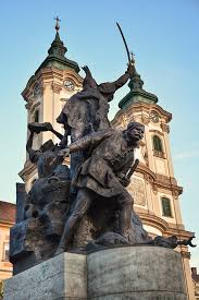 Budapesti (és nemcsak) szobrászati, iparművészeti, stb. Eger Dobo Ter Dobo Istvan Szobra Hatterben A Minorita Templom Eger Hungary Budapest
