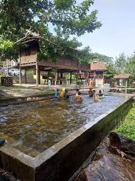 Iols ghaser ramai dah yang tahu pasai chalet ni. Anjung Menjaro Titi Hayun Yan Kedah Tempat Menarik