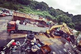 カープレスの積込み完了 自動車リサイクル 株式会社ファール ファール fukuokaautorecycle 廃車 廃車引き取り 廃車引取 福岡 福津 中古パーツ aguamirai スマホコーティング カープレス