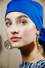 彩色妝容用得好是清新，用不好小心變俗豔