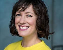 All About Mia: Williamson, Lisa: 9781788451321: Amazon.com: Books