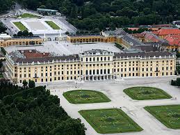 Die schönsten orte & besten fotospots im schönbrunner schlosspark das schloss schönbrunn ist ohne zweifel eine der top wien sehenswürdigkeiten und der grund, weshalb so viele wien touristen den weg an den rande wiens auf sich nehmen. Besucherrekord In Schonbrunn Wien Orf At