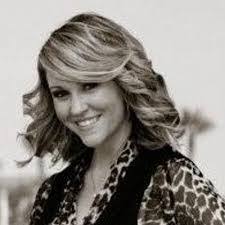 Leslie Perryman's Instagram, Twitter & Facebook