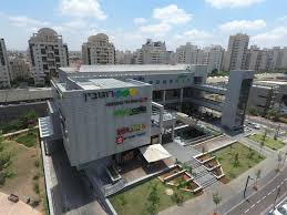 לרגל יום הניצחון שחל היום (יום א'), עיריית גבעת שמואל קיימה הבוקר טקס זיכרון חגיגי ומרגש באנדרטת הווטרנים המחודשת בשדרת הגיבורים, הסמוכה לבית יד לבנים. ×¨×•×'×•×'×™×Ÿ ×'×'×¢×ª ×©×ž×•××œ ×§×'×•×¦×ª ×©×˜×¨×Ÿ