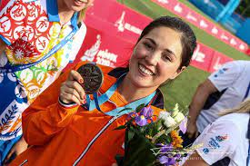 Gabriela bayardo was born on february 18, 1994 in mexico. Gabriela Bayardo Takes 3rd Place At Hoyt Archery Target Facebook