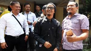 Check spelling or type a new query. Ustaz Evie Efendi Diperiksa Penyidik Ditreskrimsus Polda Jabar Tribunnews Com Mobile
