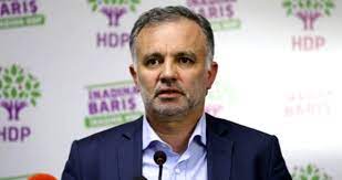 Siyasal bilgiler fakültesi, kamu yönetimi bölümünden mezun olduktan sonra sosyolaji alanında yüksek lisans yaptı. Ayhan Bilgen Kimdir Ayhan Bilgen Nereli Haberler