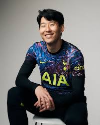 The 2021/22 tottenham hotspur away kit, along with selected items from the new express collection, are available to order now via spurs shops and online. Tottenham Hotspur On Twitter Our First Ever Outing In Our 21 22 Away Kit Tonight