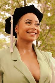 Marisa Maron's Instagram, Twitter & Facebook