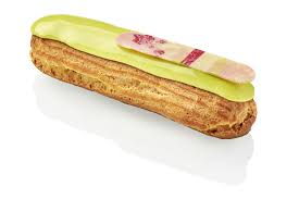 Eclair Pistache Griotte Macaron Chocolat De Luxe Patisserie