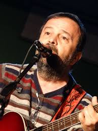 El este cel mai bogat membru al trupei Divertis! Daca Ioan Gyuri Pascu a  murit plin de datorii, Ioan T. Morar a declarat conturi bancare de sute de  mii de euro! -