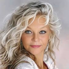 Lorie Queen (@loriequeen) està emetent LIVE