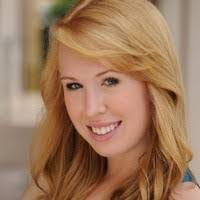 Elizabeth Tinder's Instagram, Twitter & Facebook