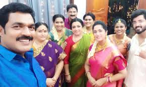 Shabana is playing the role parvati and this serial makes her debut in tamil. Suryavamsam Serial Wiki Cast Crew Hero Heroine Real Names Zee Tamil