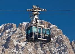 The film takes the viewer on a cable car ride through the dolomites. Martedi 5 Febbraio Grande Festa A Cortina Per Gli 80 Anni Della Funivia Faloria Bellunopress Dolomiti