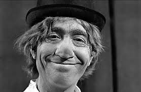 🎉 Every November 5th, we celebrate #InternationalClownDay 🤡. This date  honors Emilio Alberto Aragón (1929), the Spanish entertainer who brought  the beloved clown "Miliki" to life, bringing joy to generations. Thanks for