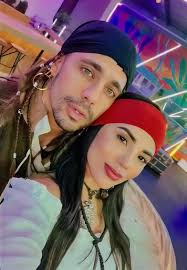 Aquí los fans de KARIFULLA ❤️✨ #LCDLFCOL