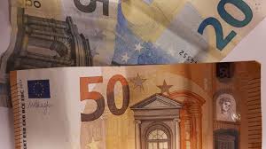 Aujourd'hui 60% des plus de 600 000 distributeurs en france sont installés. A Dijon Il Est Possible De Retirer Du Liquide Au Supermarche