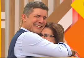 Família deixa João Baião LAVADO EM LÁGRIMAS na estreia do novo programa da  SIC