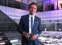 Titulaire d'un diplôme de journaliste reporter d'images et monteuse au centre de formation et de perfectionnement des journalistes (cfpj), marie drucker a été journaliste. Tetu Djamel Mazi L Elegant Du Hard News Se Confie A Tetu