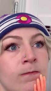 Kris Santos's Instagram, Twitter & Facebook