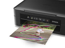 If you installed a windows 10 update in march 2021, your printer may not print correctly. Epson Expression Home Xp 225 All In One Printer With Wifi Print Scan Copy Previous Model Amazon Co Uk Computers Accessories