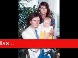 Camilo sesto se unió a rocío durcal y juan gabriel, cantantes que murieron hace unos años, siendo josé josé, el único sobreviviente de esta instantánea (foto: Camilo Sesto Biografia 4 Youtube