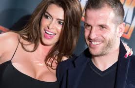 Gute nachrichten aus dem hause van der vaart: Hsv Profi Rafael Van Der Vaart Und Seine Freundin Sabia Boulahrouz Kamen Auch Zur Premiere Des Queen Musicals We Will Rock You In Das Mehr Theater In Hamburg Stuttgarter Nachrichten