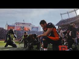 What do tim tebow and steve weatherford have in common? Tebow Takes A Knee The Rise And Fall Of Football S Wunderkind Youtube
