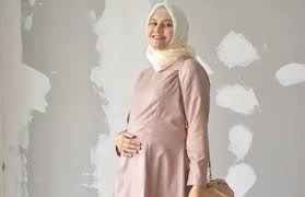 Ibu satu anak ini mengaku sudah lama tak foto berdua bersama aiman. Baju Pesta Ibu Hamil Berhijab Agar Tetap Bergaya Ini 10 Contekannya