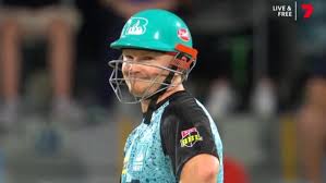 Max Bryant booed by Heat fans as ruthless batting leaves teammate Colin  Munro stranded