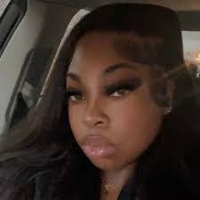 Danielle Benkert's Instagram, Twitter & Facebook