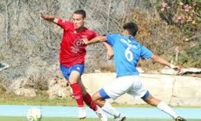 Τα πηγαδάκια των αιωνίων αντιπάλων και το νέο πούλμαν των «κίτρινων» (photos). Masterchef 5 O Lewnidas Koytsopoylos Trelamenos Paniwnios Panhgyrizei Panw Sto Poylman Pic Sportime Gr