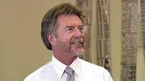 NT Chief Justice Trevor Riley blasts cuts to legal aid services as a 'blow  to heart' of justice system