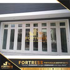 Kami berkomitmen memenuhi kebutuhan pintu garasi besi untuk bangunan rumah, ruko dan perkantoran anda dan selalu mengedepankan kualitas produk pintu yang kami pasang. 0812 9162 6108 Jbs Harga Engsel Pintu Garasi Wina Pekanbaru Pintu Garasi Garasi Pintu