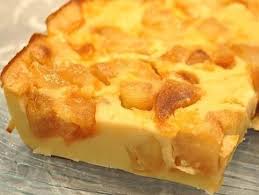 Un Flan A Base De Lait Oeufs Farine Beurre Et Sucre Auquel On Ajoute Des Pommes En Lamelles A La Facon D Un Clafoutis Flan Au Pomme Flan Facile Recette Flan