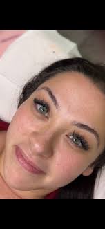 Change in anime style: red outlines instead of black